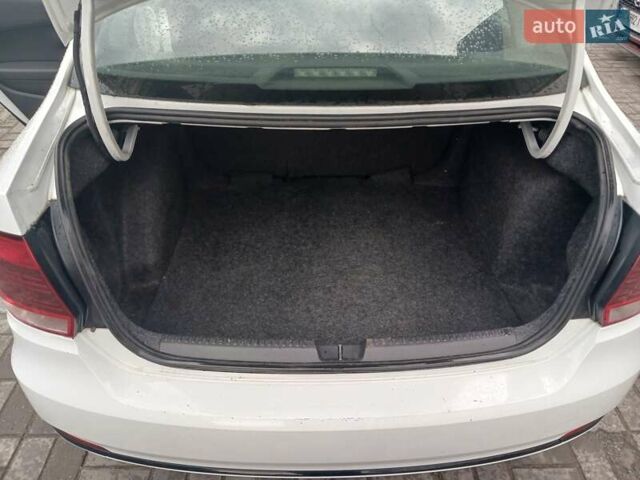 Белый Фольксваген Поло, объемом двигателя 1.6 л и пробегом 158 тыс. км за 6041 $, фото 7 на Automoto.ua