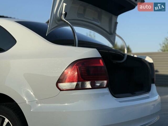 Белый Фольксваген Поло, объемом двигателя 1.4 л и пробегом 170 тыс. км за 9999 $, фото 7 на Automoto.ua