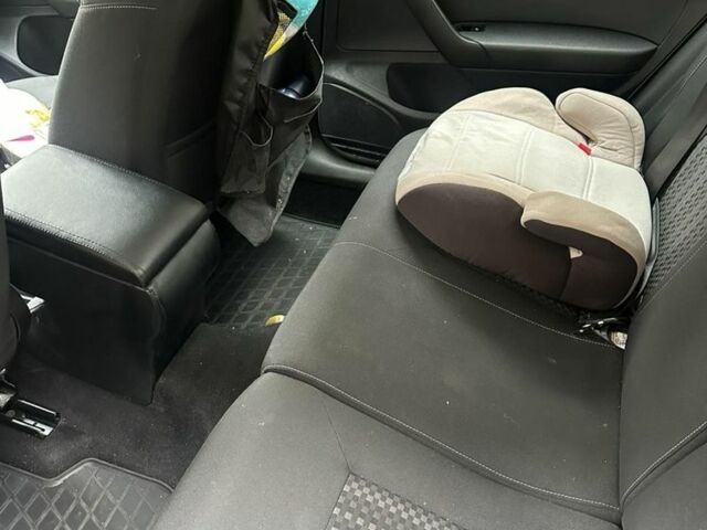 Белый Фольксваген Поло, объемом двигателя 1.4 л и пробегом 99 тыс. км за 10000 $, фото 8 на Automoto.ua