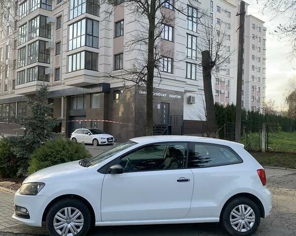 Белый Фольксваген Поло, объемом двигателя 1.2 л и пробегом 217 тыс. км за 6150 $, фото 3 на Automoto.ua