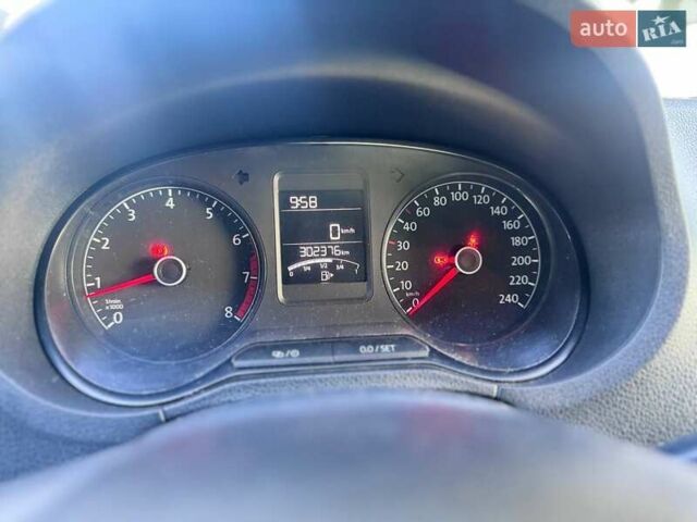 Белый Фольксваген Поло, объемом двигателя 1.6 л и пробегом 302 тыс. км за 8200 $, фото 1 на Automoto.ua