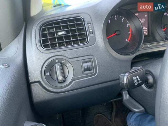 Белый Фольксваген Поло, объемом двигателя 1.2 л и пробегом 217 тыс. км за 6150 $, фото 9 на Automoto.ua