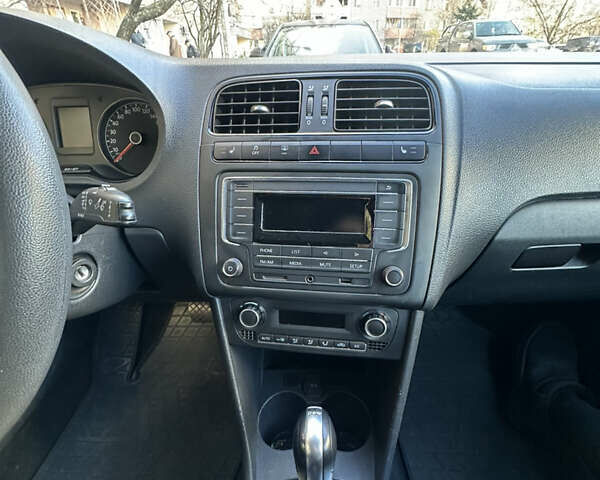 Белый Фольксваген Поло, объемом двигателя 1.4 л и пробегом 99 тыс. км за 9900 $, фото 8 на Automoto.ua