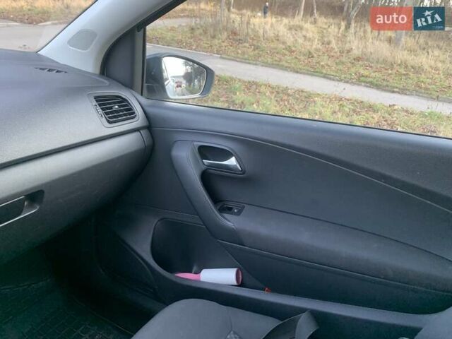 Белый Фольксваген Поло, объемом двигателя 1.2 л и пробегом 217 тыс. км за 6150 $, фото 11 на Automoto.ua