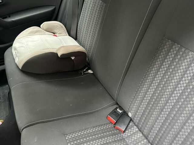 Белый Фольксваген Поло, объемом двигателя 1.4 л и пробегом 99 тыс. км за 10000 $, фото 6 на Automoto.ua