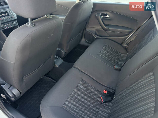 Белый Фольксваген Поло, объемом двигателя 1.4 л и пробегом 134 тыс. км за 9500 $, фото 29 на Automoto.ua