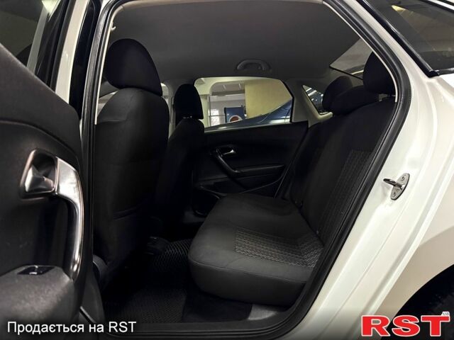 Білий Фольксваген Поло, об'ємом двигуна 1.6 л та пробігом 139 тис. км за 8700 $, фото 9 на Automoto.ua