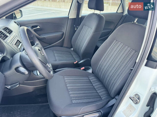 Белый Фольксваген Поло, объемом двигателя 1.4 л и пробегом 134 тыс. км за 9500 $, фото 17 на Automoto.ua