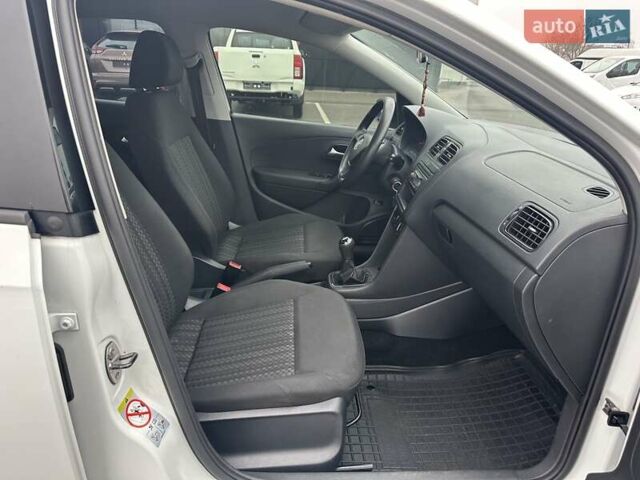 Белый Фольксваген Поло, объемом двигателя 1.6 л и пробегом 312 тыс. км за 6900 $, фото 15 на Automoto.ua