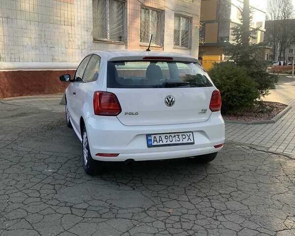 Белый Фольксваген Поло, объемом двигателя 1.2 л и пробегом 217 тыс. км за 6150 $, фото 4 на Automoto.ua