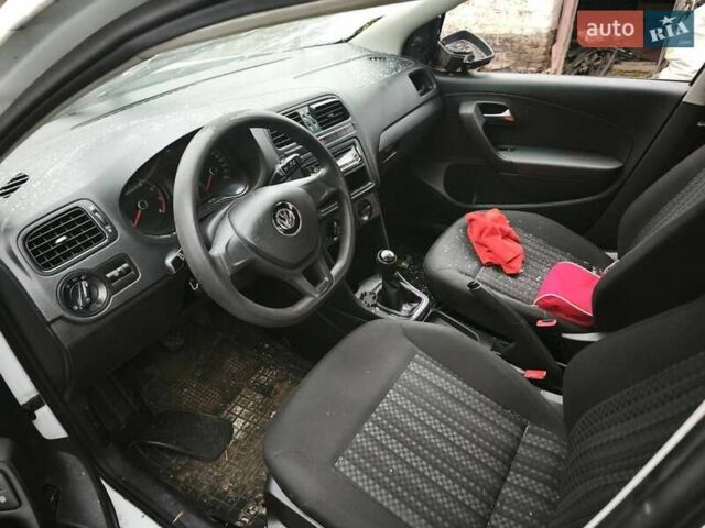Білий Фольксваген Поло, об'ємом двигуна 1.6 л та пробігом 252 тис. км за 3600 $, фото 3 на Automoto.ua