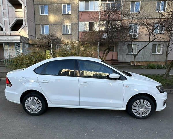 Белый Фольксваген Поло, объемом двигателя 1.4 л и пробегом 99 тыс. км за 9900 $, фото 4 на Automoto.ua