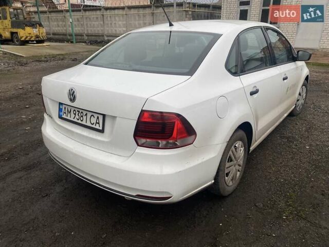 Белый Фольксваген Поло, объемом двигателя 1.6 л и пробегом 156 тыс. км за 7600 $, фото 5 на Automoto.ua