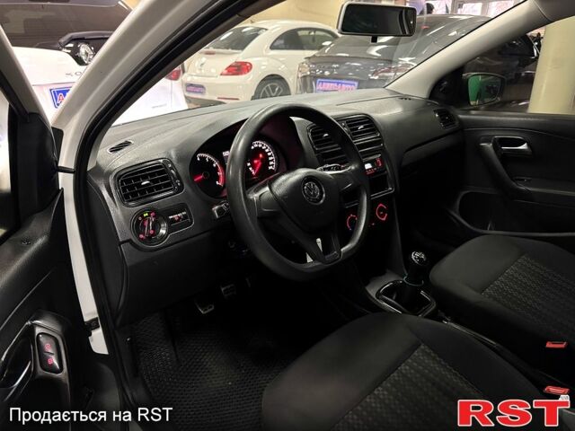 Білий Фольксваген Поло, об'ємом двигуна 1.6 л та пробігом 139 тис. км за 8700 $, фото 10 на Automoto.ua