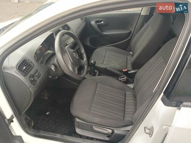 Белый Фольксваген Поло, объемом двигателя 1.6 л и пробегом 158 тыс. км за 6041 $, фото 8 на Automoto.ua