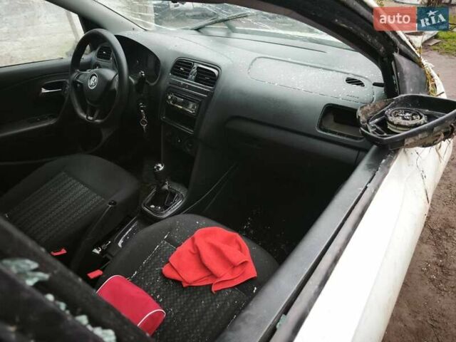 Білий Фольксваген Поло, об'ємом двигуна 1.6 л та пробігом 252 тис. км за 3600 $, фото 14 на Automoto.ua