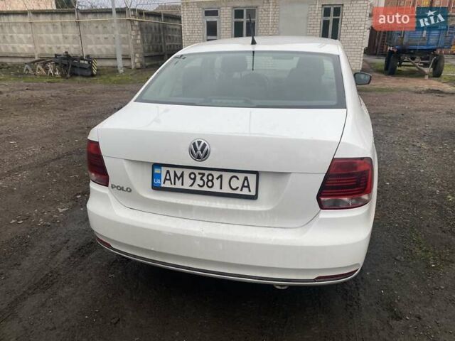 Белый Фольксваген Поло, объемом двигателя 1.6 л и пробегом 156 тыс. км за 7600 $, фото 4 на Automoto.ua