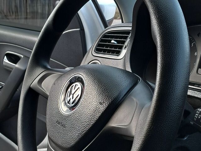 Белый Фольксваген Поло, объемом двигателя 1.6 л и пробегом 98 тыс. км за 8800 $, фото 12 на Automoto.ua