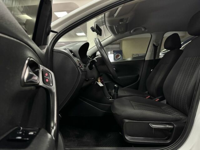 Білий Фольксваген Поло, об'ємом двигуна 1.6 л та пробігом 139 тис. км за 8700 $, фото 11 на Automoto.ua