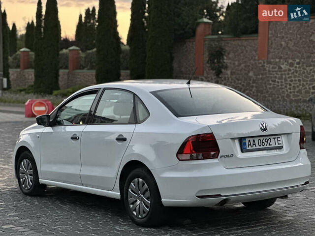 Белый Фольксваген Поло, объемом двигателя 1.6 л и пробегом 80 тыс. км за 9299 $, фото 11 на Automoto.ua