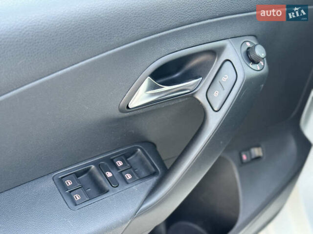 Белый Фольксваген Поло, объемом двигателя 1.4 л и пробегом 134 тыс. км за 9500 $, фото 28 на Automoto.ua