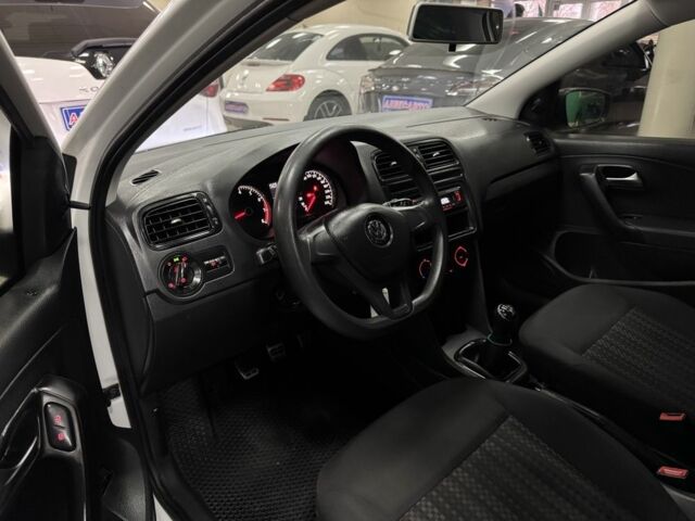 Білий Фольксваген Поло, об'ємом двигуна 1.6 л та пробігом 139 тис. км за 8700 $, фото 10 на Automoto.ua