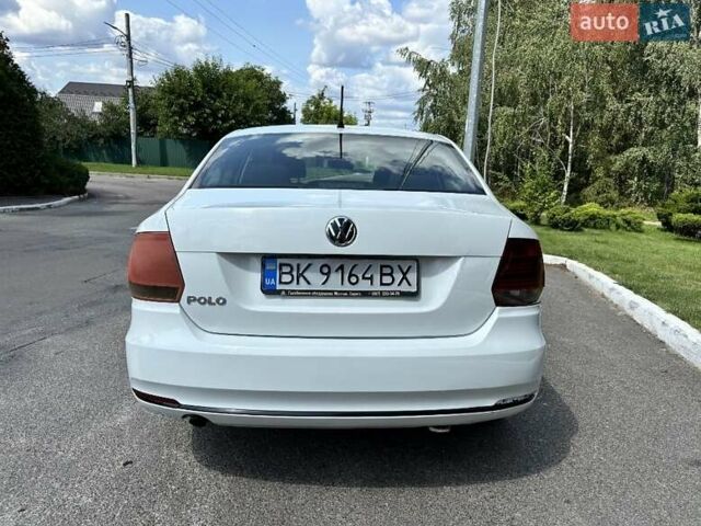 Белый Фольксваген Поло, объемом двигателя 1.6 л и пробегом 221 тыс. км за 6000 $, фото 4 на Automoto.ua