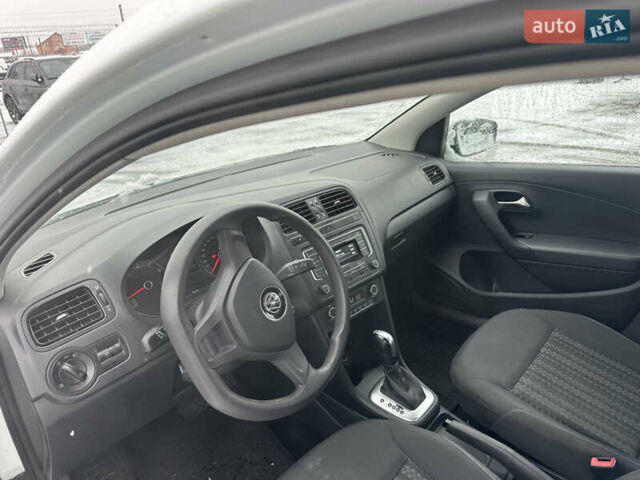 Белый Фольксваген Поло, объемом двигателя 1.4 л и пробегом 121 тыс. км за 8900 $, фото 5 на Automoto.ua