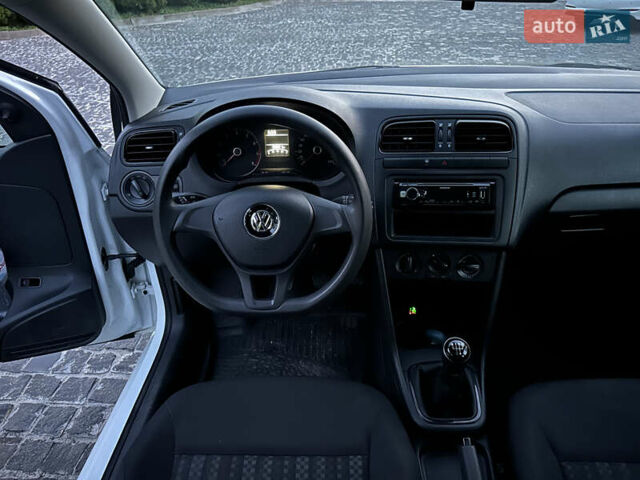 Белый Фольксваген Поло, объемом двигателя 1.6 л и пробегом 80 тыс. км за 9299 $, фото 21 на Automoto.ua