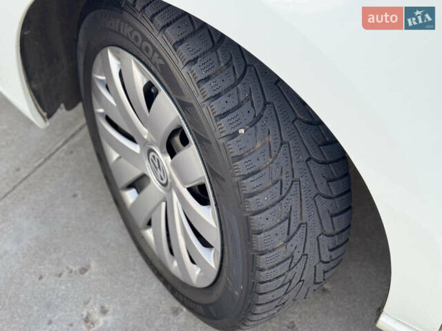 Белый Фольксваген Поло, объемом двигателя 1.4 л и пробегом 134 тыс. км за 9500 $, фото 32 на Automoto.ua