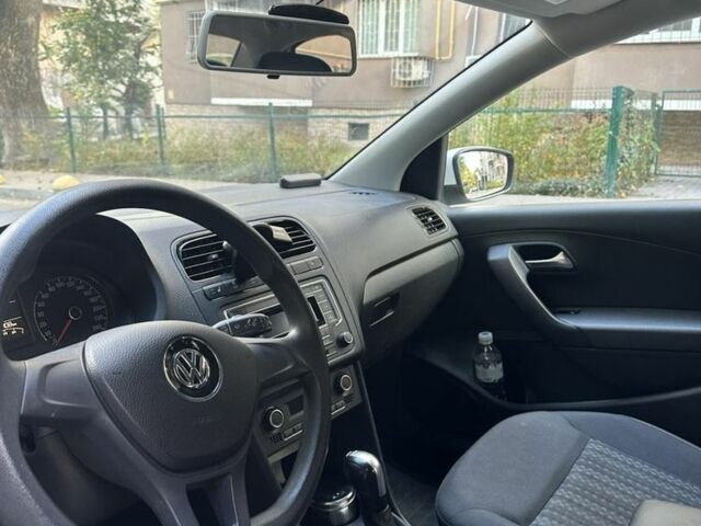 Белый Фольксваген Поло, объемом двигателя 1.4 л и пробегом 99 тыс. км за 10000 $, фото 7 на Automoto.ua