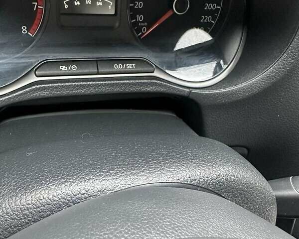 Белый Фольксваген Поло, объемом двигателя 1.4 л и пробегом 99 тыс. км за 10000 $, фото 4 на Automoto.ua