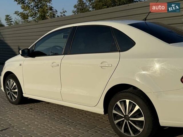 Белый Фольксваген Поло, объемом двигателя 1.4 л и пробегом 170 тыс. км за 9999 $, фото 2 на Automoto.ua