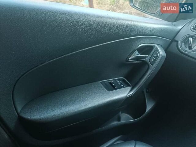 Білий Фольксваген Поло, об'ємом двигуна 1.6 л та пробігом 196 тис. км за 9000 $, фото 20 на Automoto.ua