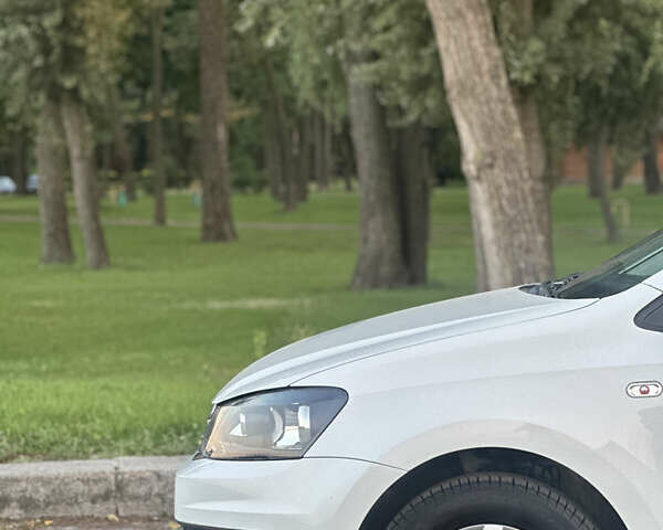 Белый Фольксваген Поло, объемом двигателя 1.6 л и пробегом 80 тыс. км за 9350 $, фото 9 на Automoto.ua