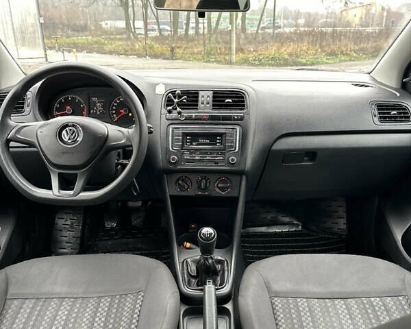 Білий Фольксваген Поло, об'ємом двигуна 1.6 л та пробігом 132 тис. км за 7350 $, фото 9 на Automoto.ua