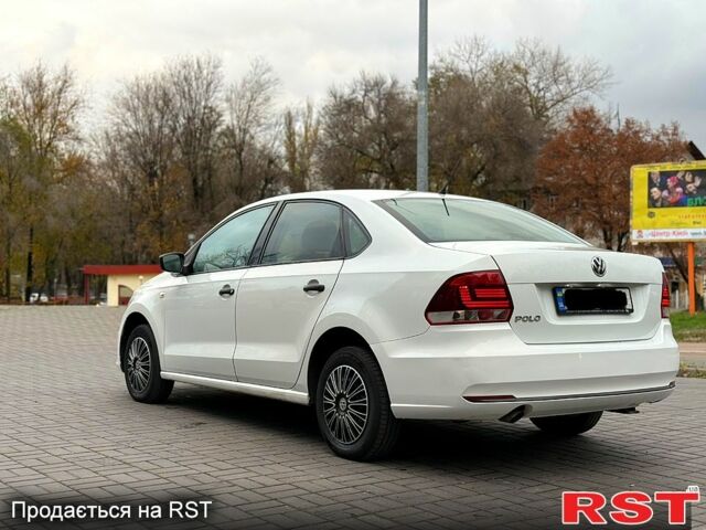 Белый Фольксваген Поло, объемом двигателя 1.6 л и пробегом 131 тыс. км за 7300 $, фото 5 на Automoto.ua