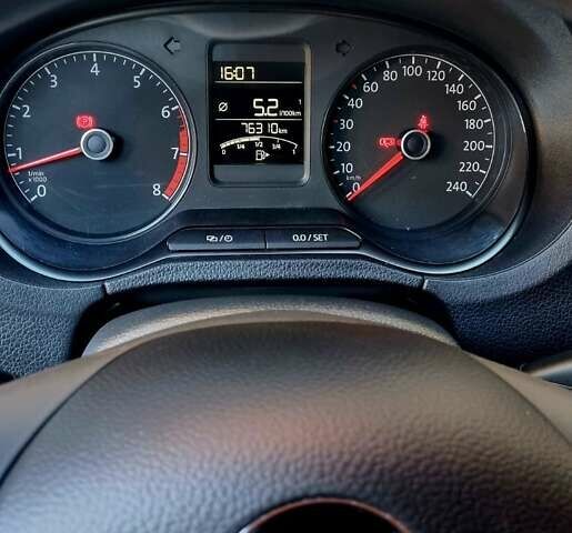 Белый Фольксваген Поло, объемом двигателя 1.6 л и пробегом 76 тыс. км за 10000 $, фото 3 на Automoto.ua