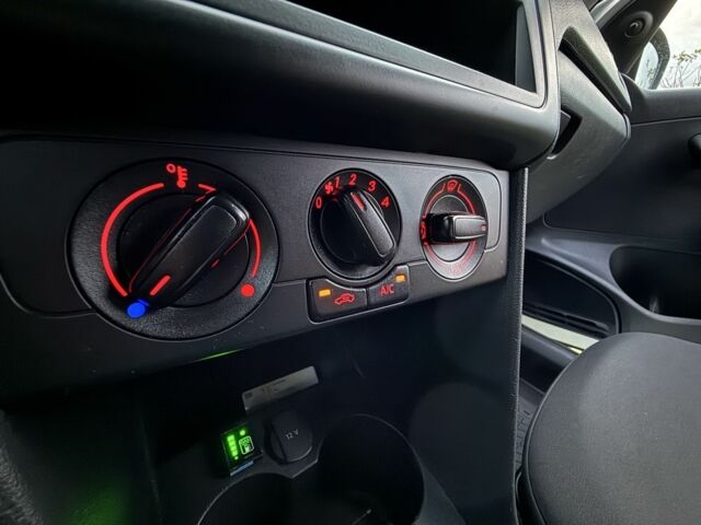 Белый Фольксваген Поло, объемом двигателя 1.6 л и пробегом 187 тыс. км за 8900 $, фото 6 на Automoto.ua