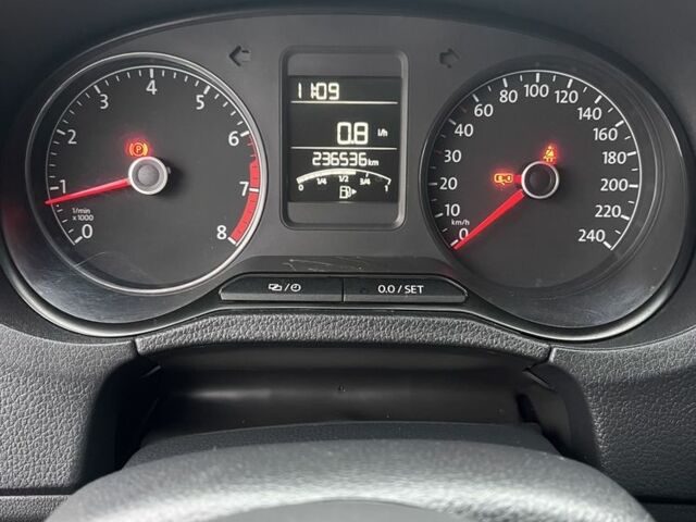 Белый Фольксваген Поло, объемом двигателя 1.6 л и пробегом 236 тыс. км за 6500 $, фото 12 на Automoto.ua