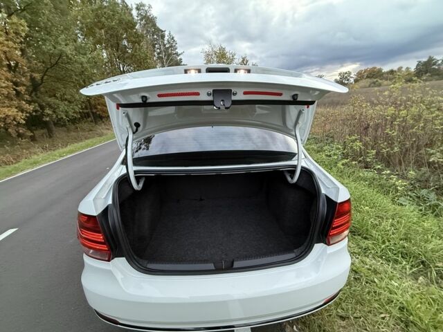 Белый Фольксваген Поло, объемом двигателя 1.6 л и пробегом 187 тыс. км за 8900 $, фото 2 на Automoto.ua