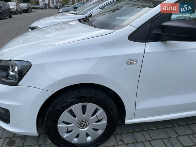 Білий Фольксваген Поло, об'ємом двигуна 1.6 л та пробігом 320 тис. км за 8400 $, фото 5 на Automoto.ua