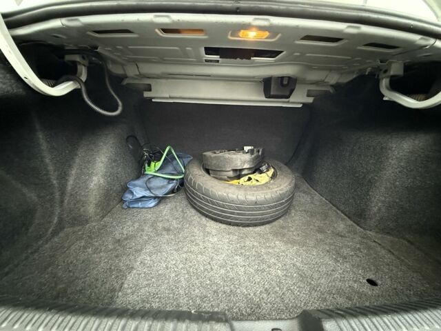 Белый Фольксваген Поло, объемом двигателя 1.6 л и пробегом 131 тыс. км за 7300 $, фото 17 на Automoto.ua