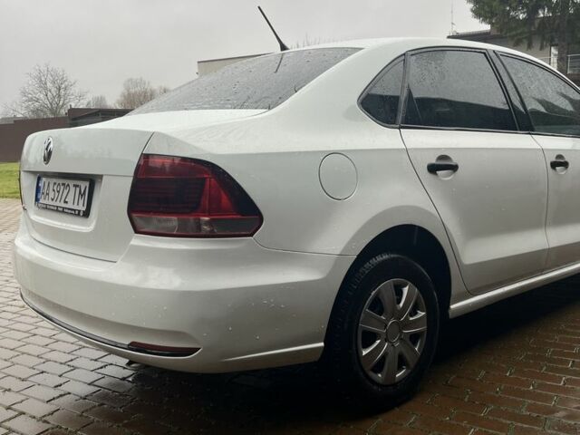 Белый Фольксваген Поло, объемом двигателя 1.6 л и пробегом 236 тыс. км за 6500 $, фото 4 на Automoto.ua