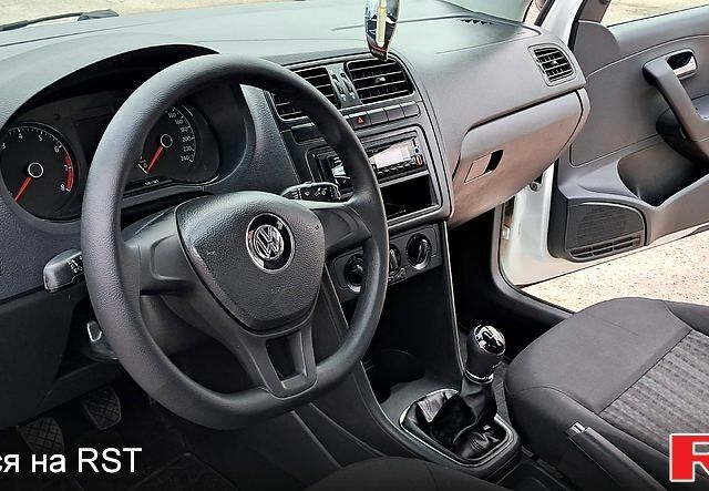 Белый Фольксваген Поло, объемом двигателя 1.6 л и пробегом 73 тыс. км за 9600 $, фото 9 на Automoto.ua