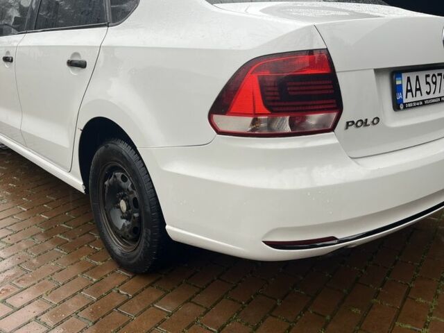 Белый Фольксваген Поло, объемом двигателя 1.6 л и пробегом 236 тыс. км за 6500 $, фото 6 на Automoto.ua