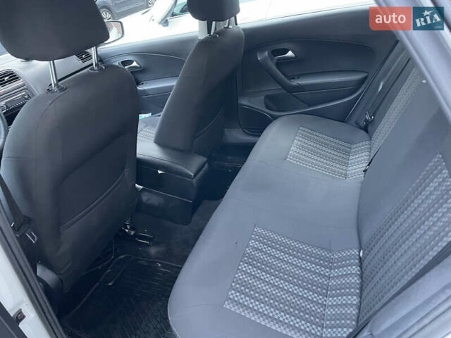 Білий Фольксваген Поло, об'ємом двигуна 1.6 л та пробігом 320 тис. км за 8400 $, фото 9 на Automoto.ua