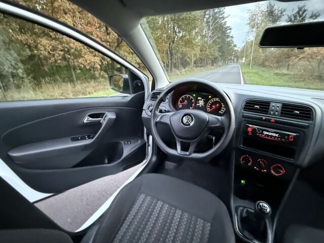 Белый Фольксваген Поло, объемом двигателя 1.6 л и пробегом 187 тыс. км за 8900 $, фото 4 на Automoto.ua