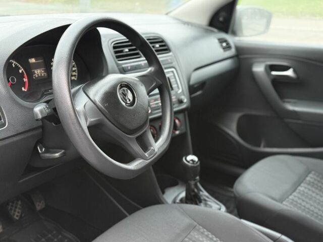 Белый Фольксваген Поло, объемом двигателя 1.6 л и пробегом 131 тыс. км за 7300 $, фото 14 на Automoto.ua