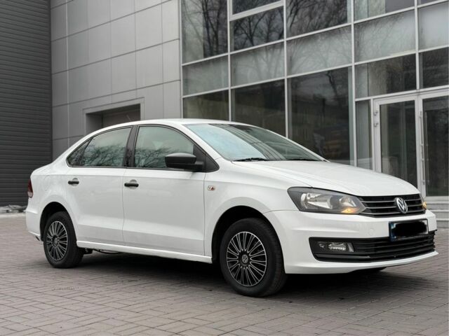 Белый Фольксваген Поло, объемом двигателя 1.6 л и пробегом 131 тыс. км за 7300 $, фото 5 на Automoto.ua